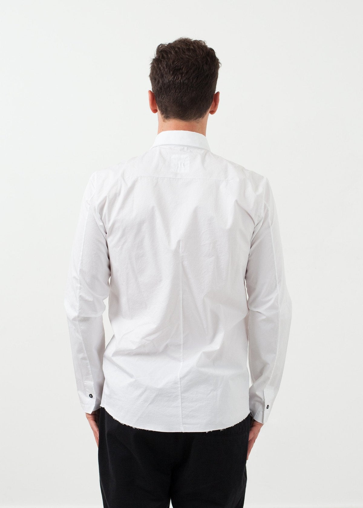 Moun Button Up White