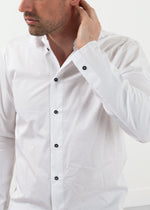 Moun Button Up White